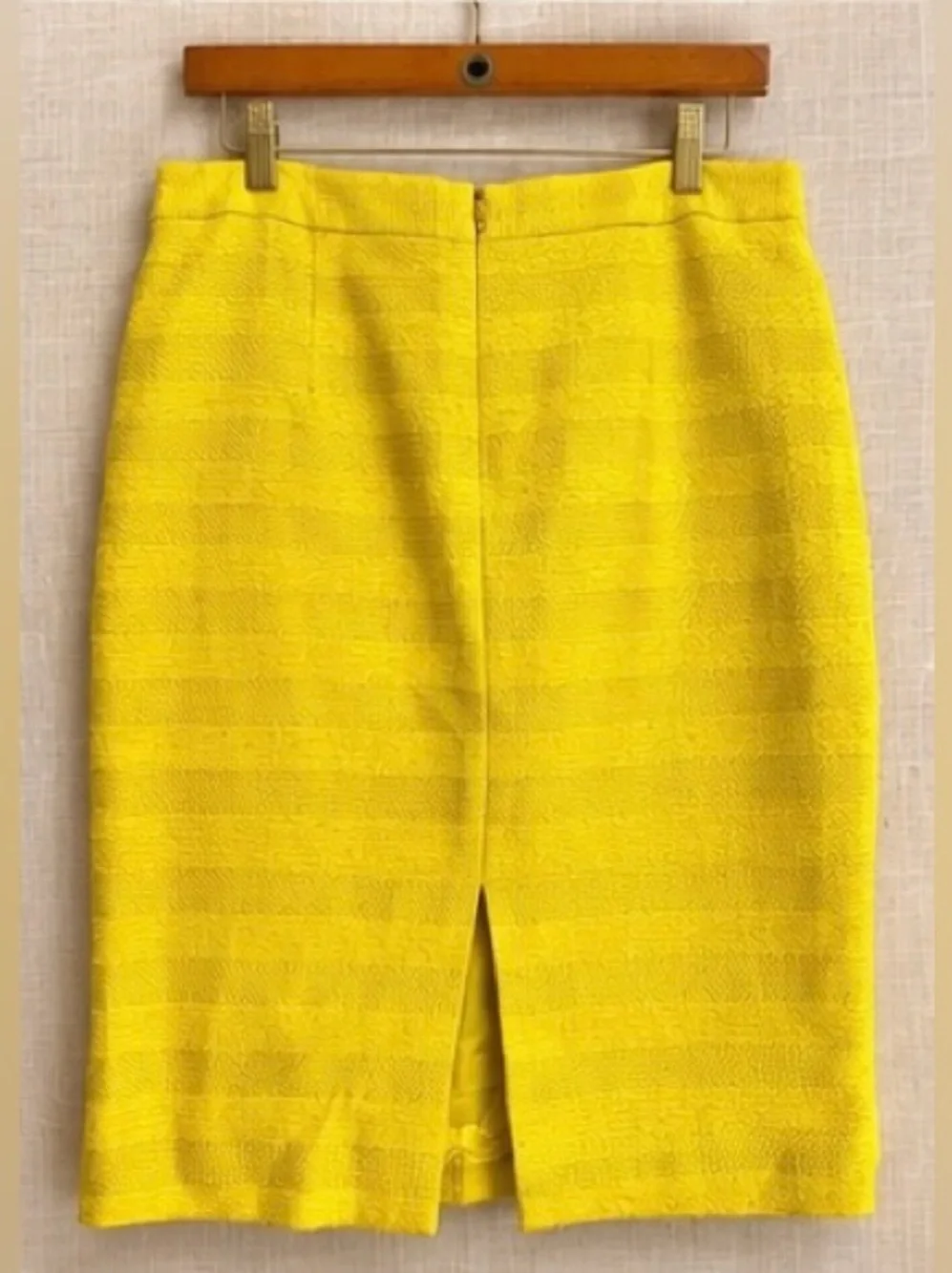 Trina Turk Canary Yellow Textured Pencil Skirt Size 10 NWT